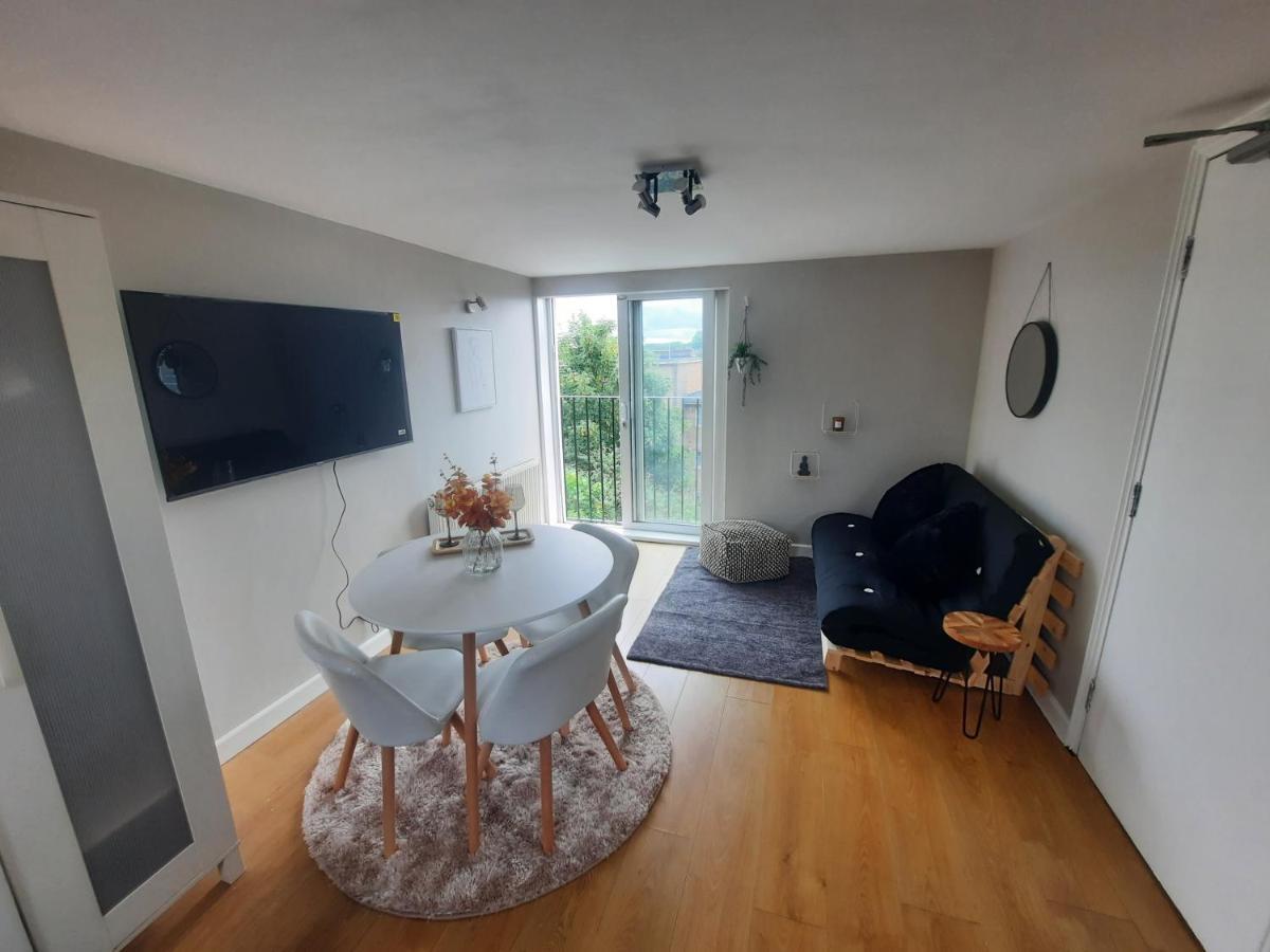 Alross Studio Flat / Private Bathroom Londres Extérieur photo
